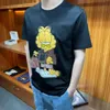 メンズデザイナーシャツサマーTシャツグラフィックティーTシャツクイック乾燥服ヒップホッププリントハイストリートルーズストロベリーパターンシャツ特大デザイナーTシャツ