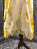 Robes décontractées robe en coton 2024 Fashion dames de mode Spaghetti Spaghetti imprimés de fleurs colorées Pocket Patchwork sans manches midi jaune