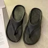 Kapcie kobiety 2024 letnia platforma klapki klapki swobodne płaskie slajdy na zewnątrz plażę seksowne wygodne sandały boso