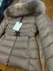 Designer Down Jacket 2024 Mengjia Femmes Brown Hooded Recevoir la taille du collier de renard de longueur Nouvelle veste à la duvet chaude mince et à la mode S-XL