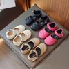 Fashion Girls Sandals Coser Cover Toe Cuatro colores Niños de verano Sliders Soft PU Leather Trendy 22-36 Hook-Loop Kids Flats 240321