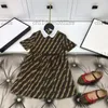 Vestidos de cuello de muñeca de verano de lujo faldas de malla de alto nivel para niños de estilo preppy diseñador diseñador de chicas de algodón plisado classi6756498