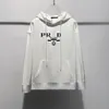 디자이너 Mens Hoodie 패션 여성 삼각형 후드 레드 스트라이프 패션 후드 풀 오버 S M L XL 둥근 목 선프 슬리브 옷 스웨트 셔츠 재킷 점퍼