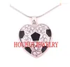 Collares colgantes Llegada el último estilo Free Shodium Collar de la cadena del corazón de cristal de fútbol con fútbol chapado (A500123)
