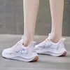 Chaussures décontractées Running Women Flat Sneakers Tendances Breffe-Mesh Trainers Tennis Tennis Femme Sports Athletic Shoe Footwear Sapatos Femininos