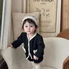 의류 세트 2024 Korean Spring Autumn Baby Girls 2pcs 옷 세트면 묶음 코트 솔리드 반바지 정장 유아 의상