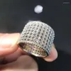 ウェディングリングHuitan Full Bling Iced Out CZ for Luxury Silver Color Bands女性フィンガーリングパーティーモダンファッションジュエリー