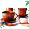 Cups Saucers Kreative Holzwasserbecher mit Untertassen -Set natürlicher Holz Kaffee Milch Becher Büro Teetanden Haushaltsgetränke Dessertplatten