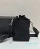 Mężczyźni Kobiety projektantki torby crossbody nylo case mini czarne paski do torby posesjażcielski szeroki pasek ramię z trójkątnym znakiem marki torebki