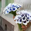 装飾的な花10パックロットは、現実的な人工カラのユリの外観を持つ花輪または花束