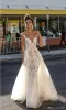 Berta Beach Brautkleider gegen Nackenspitze applizierte rückenfreie sexy Brautkleider mit abnehmbarem Rock Sweep Zug Plus Größe Hochzeitskleid
