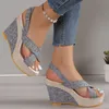 Designer tjockt Soled Sloping Heel Sandals Kvinnor Denim Tyg Cross Buckle Flat Bottom High Heels Roman Slipper Dress Shoes High Heel Beach Shoes