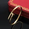 Varumärke smycken klassisk modedesigner kvinnors guld nagel armband flickor pojkar jubileum gåva