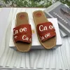 Sandales de créateur Luxury Femme Woody Clogs Mule Flat Sandales Sandals Letter Locage Pantoufles Slippers Pinks Summer Place Plateforme Herringbone Chaussure Herringbone