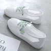 Chaussures décontractées Femme Spring Summer Flats Sneakers Mesh Breathable Lace Up Tennis Light Hollow Femininos White Comfort