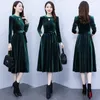 Casual Dresses Elegant Autumn Winter Velvet Dress Women 2024 Korean Fashion Round Neck Midjeband Långärm Slim Midi med fickor Z4062