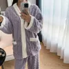 Vêtements pour femmes à la maison chaude combinaison de vêtements de salon hivernal confortables pour femmes pyjamas thermiques en peluche avec plateaux à manches longues en V