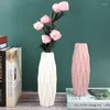 Wazony 1PC Nordic Flower Wazon biały różowy plastikowy garnek koszyk domowy salon ozdoby ozdobne