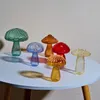 Vases en verre artisanal en forme de champignon