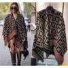 Lyxvarumärke Pure Wool Poncho Scarves Coat 2024 Nya bokstäver Cashmere Filt Capes Women Winter Warm Shawl Wraps Designer Fashion