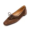 Sapatos casuais 2024 Spring for Woman Bombas de couro genuínas Brogues de verão Mocos de cadarços vintage