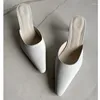 Chaussures habillées maxdutti nordique minimaliste rétro pointu pointe haute talon dames sandales en cuir Muller Femmes
