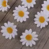 الزهور الزخرفية 100 PCS حفلات الزفاف ديكورات 4 سم ديزي زهرة صغيرة chrysanthemum فو