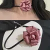 Collar de tela floral de gargantilla con material de la cadena de cuello de moda de flores de rosa regalo perfecto para mujeres niñas y adolescentes