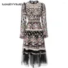 Casual Dresses Vintage Fashion Designer Dress Women's Mesh broderad genomskinlig lykta ärm Slim White Midi 2024 EST