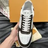 Yeni L Tasarımcı Sıradan Ayakkabı Sneaker Erkek Kadınlar Yüksek En İyi Sabahkılar Lüks Tasarımcılar Rivoli Calfskin Boot Gökkuşağı Eğitmeni Eur 38-45