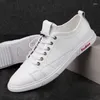 Zapatos casuales zapatillas blancas clásicas hombres cuero macho machu-up