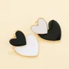 Boucles d'oreilles en pente tendance vintage coeur oreille femme classique classique noir blanc étalon femelle bijoux cadeau