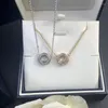 Hanger kettingen van hoge kwaliteit geometrische cirkelvormige enkele zirkonen ketting voor vrouwen mode -sieraden