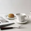 Kopjes schotels 250 ml Noordse stijl Bone China koffiekopje Saucer Set Elegant White Porselein Afternoon Tea Home Cafe Keramische mok