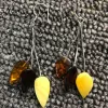 Boucles d'oreilles Yoowei New Baltic Amber Boucles d'oreilles pour les femmes Multicolore Teardrop Forme réelle Amber Natural Boucles d'oreilles Boucles d'oreilles