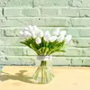 Dekorative Blumen 10pcs künstliche Seidenpu -Tulpe DIY Weihnachtsdekoration Vase für Hausgarten Hochzeit Scrapbooking gefälschte Pflanzen