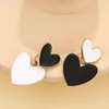 Boucles d'oreilles en pente tendance vintage coeur oreille femme classique classique noir blanc étalon femelle bijoux cadeau