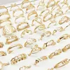 Ringos de cluster 30pcs/lotes de jóias estilo mix e dedo de tamanho para mulheres colorido de ouro prata color pérola snake ring ring party decora