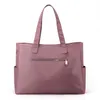 2023 Femme fourre-tout Femme Femme Messenger Messager Nylon Hands Sac de voyage de grande capacité Sac de voyage 240329