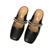 Chaussures décontractées Bling Women Pearl Chain Dec. Slippers Flat Heel Fashion Muller Sandals Robe féminine avec des perles carré