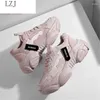 أحذية اللياقة البدنية 2024 Women Spring Women's Ulzzang Platform Sports Female الحكمة Snekaers Size 35-40