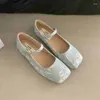 Scarpe casual 2024 Donna Punta quadrata bassa morbida Solutta Bellissima piatta a tacco piatto femmina Elegante fibbia in pizzo di fiori Mary Jane