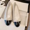 Gratis fraktdesigner Chanells skor Paris Brand Black Ballet Flats Sandaler Kvinnor Mens Loafers Casual Slip On Ballerina Luxurys Round Toe Ladies Dress Shoes
