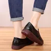 Sapatos casuais mulheres planos de couro genuíno de sola macia de solteiro ladras oxford apartamentos confortáveis fêmeas mocassins tênis retrô