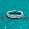 Klusterringar 2,5ct D Färg Moissanite Ring för kvinna Bröllopsmycken med GRA PT950 Sterling Sliver Plated White Gold Band
