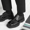 Chaussures décontractées Men Généhes cuir Derby Vintage Square Toe Male Lace Lace Up Plateforme Robe Black Business Footwear Wedding
