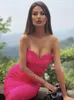 Robes décontractées 2024 Femmes d'été Bandage rose robe de tube élégant célébrité du veau midi