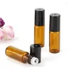 Garrafas de armazenamento 100pcs/lote 5ml âmbar rolo em garrafa de rolo para óleos essenciais recipientes de perfume reabastecido recipientes com tampa preta