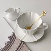 Kopjes schotels 250 ml Noordse stijl Bone China koffiekopje Saucer Set Elegant White Porselein Afternoon Tea Home Cafe Keramische mok