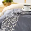 Conjunto de capa de edredão premium bordado para baixo capa de edredão Conjunto de roupas de cama de quarto branco completo/grande conjunto 240325